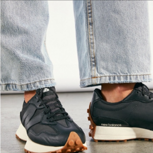 Giay New Balance 327 'Black Gum' WS327LB