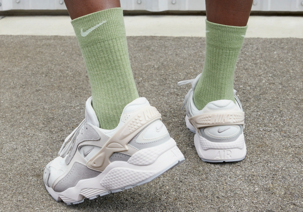 Giay Nike Air Huarache Runner 'White Platinum' DZ3306-100