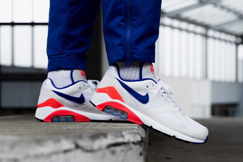 Nike Air Max 180: Hành trình 30 năm của bộ đệm Air Hinh anh 1: Nike Air Max 180: Hanh trinh 30 nam cua bo dem Air