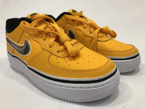 Giay Nike Air Force 1 Low LV8 GS x NBA 'University Gold' BV1248-700