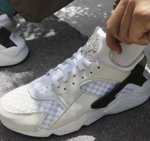 Giay Nike Air Huarache Crater Premium 'Light Bone' DM0863-001