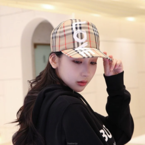 Mu Burberry Checked Baseball 'Beige' 8037789