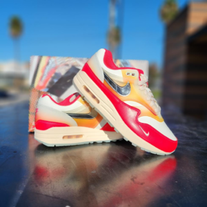 Giay Nike Air Max 1 'Soft Vinyl' FN7683-133