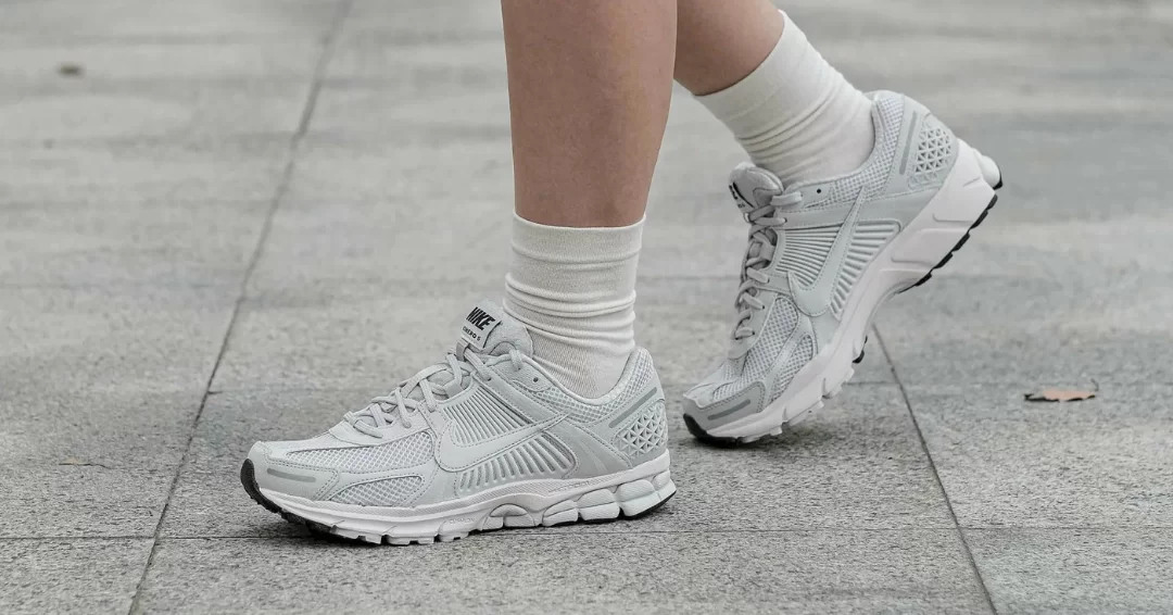 Nike Vomero 5: Sự trở lại đầy bất ngờ của 1 huyền thoại Hinh anh 7: Nike Vomero 5: Su tro lai day bat ngo cua 1 huyen thoai