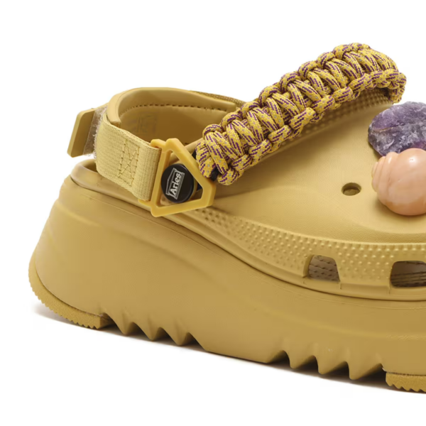 Dep Crocs Classic Hiker Xscape 'Aries Desert Grass' 208683-76A