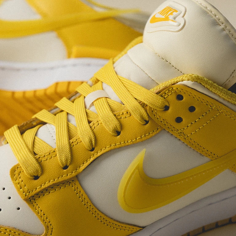Giay Nike Dunk Low Twist 'Vivid Sulfur' DZ2794-100