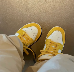 Giay Nike Dunk Low Twist 'Vivid Sulfur' DZ2794-100