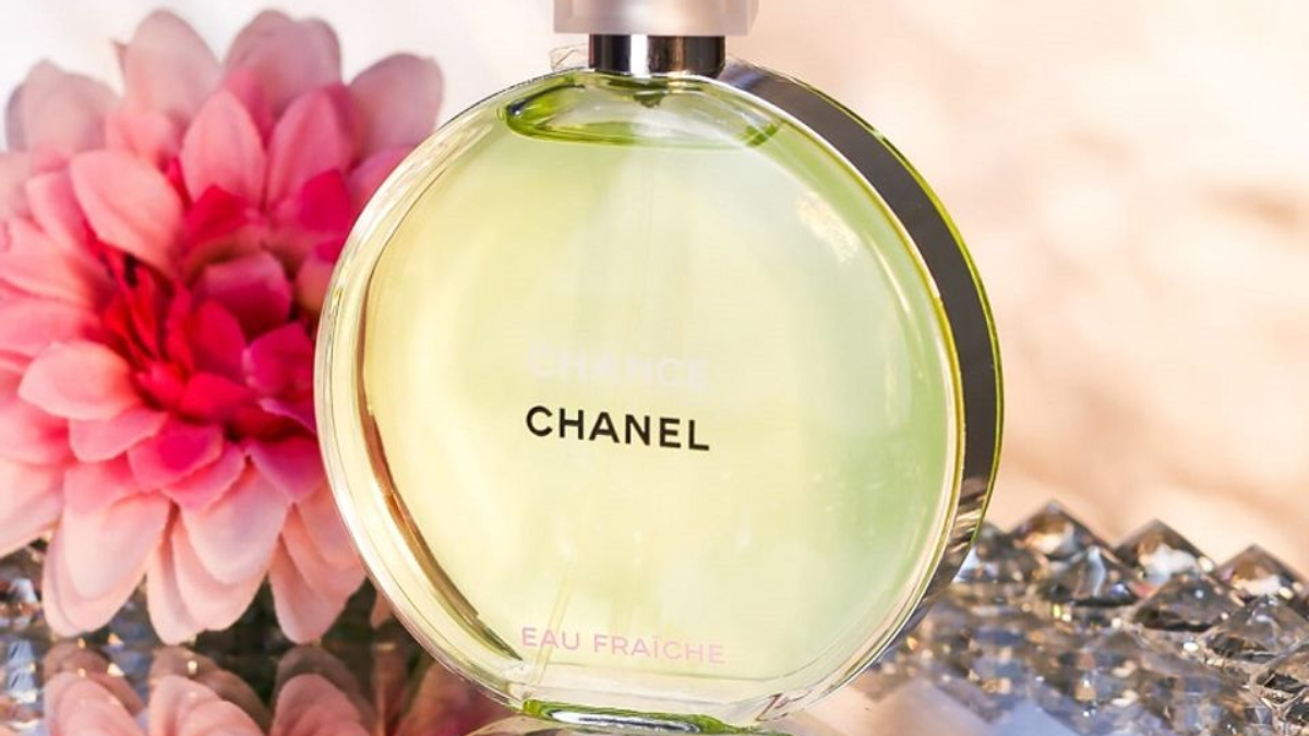 Đâu là những chai nước hoa lý tưởng cho mùa lạnh sắp tới? Hinh anh 2: Dau la nhung chai nuoc hoa ly tuong cho mua lanh sap toi?