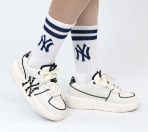 Giay MLB Chunky Liner NY ‘White Black’ 3ASXCLR3N-50WHS