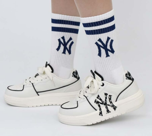 Giay MLB Chunky Liner NY ‘White Black’ 3ASXCLR3N-50WHS