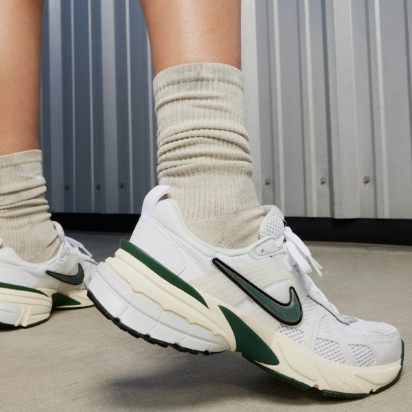 Giay Nike V2K Run 'Fir' FD0736-101