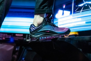 Giay Nike Air Max Deluxe 'Laser Fuchsia' AJ7831-004