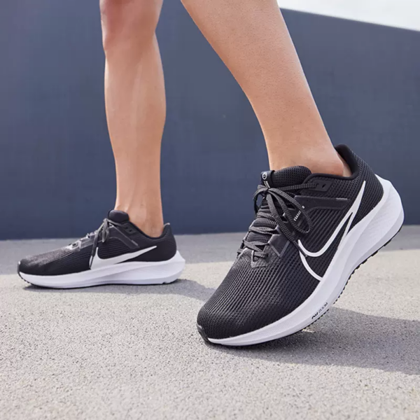 Giay Nike Air Zoom Pegasus 40 Wide 'Black White' DV7480-001