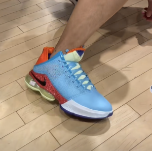 Giay Nike LeBron 19 Low 'Blue Chill' DO9829-400