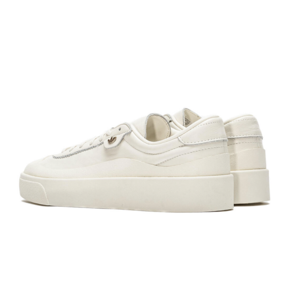 Giay Adidas Nucombe 'Core White' IE4221