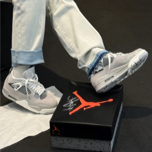 Giay Nike Air Jordan 4 Retro 'Frozen Moments' AQ9129-001