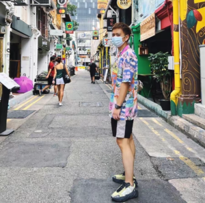 Giay Adidas Yeezy Boost 700 MNVN 'Resin' GW9525