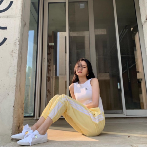 Giay Adidas Sleek Low 'White Gold Metallic' FV0740