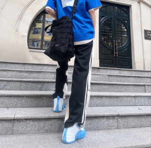 Giay Nike Air Jordan 12 Retro GS 'Emoji' DQ4365-114