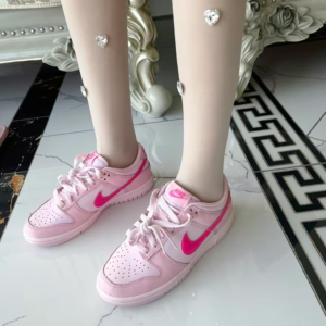 Giay Nike Dunk Low GS 'Triple Pink' DH9765-600