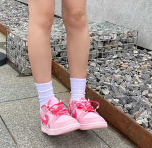 Giay Nike Dunk Low GS 'Triple Pink' DH9765-600