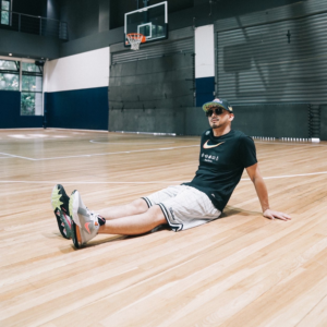 Giay Nike LeBron 18 Low EP x Space Jam 'Bugs x Marvin' CV7564-005