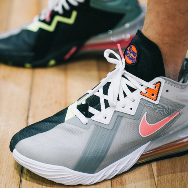 Giay Nike LeBron 18 Low EP x Space Jam 'Bugs x Marvin' CV7564-005