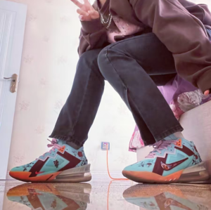 Giay Nike LeBron 18 Low EP x Mimi Plange 'Daughters' CV7564-400