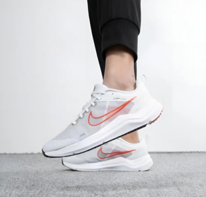 Giay Nike Downshifter 12 'Platinum Tint' DD9293-009