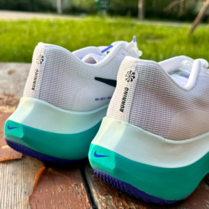 Giay Nike Zoom Fly 5 'White Barely Green' DM8968-302
