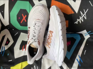 Giay Hoka Mach 5 'White Copper' 1127894-WCPP