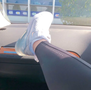 Giay Nike Air Max 270 'Metallic White' CD8497-100