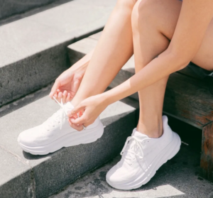 Giay Hoka Clifton 9 'Triple White' 1127896-WWH