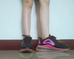 Giay Nike Air Max 720 GS 'Black Laser Pink' AQ3196-007