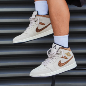 Giay Nike Air Jordan 1 Mid SE 'Brown Elephant' DZ4129-102