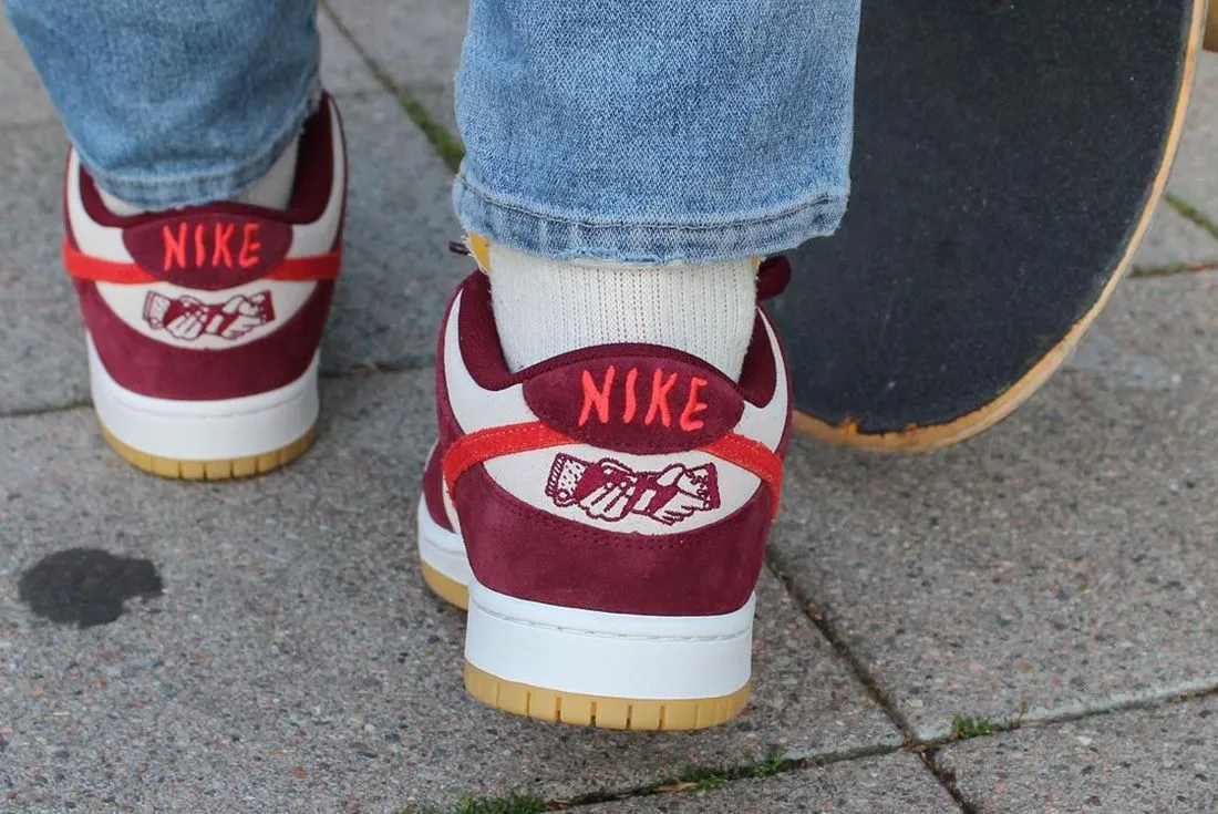 Tại sao Nike SB Dunk thường có giá thành cao hơn Dunk? Hinh anh 5: Tai sao Nike SB Dunk thuong co gia thanh cao hon Dunk?