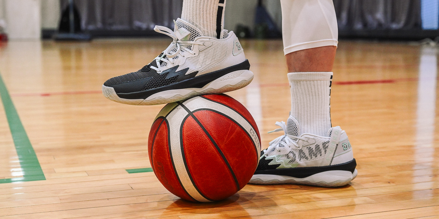 Top 20 đôi giày bóng rổ tốt nhất mùa NBA 2022-2023 (Phần 1) Hinh anh 8: Top 20 doi giay bong ro tot nhat mua NBA 2022-2023 (Phan 1)