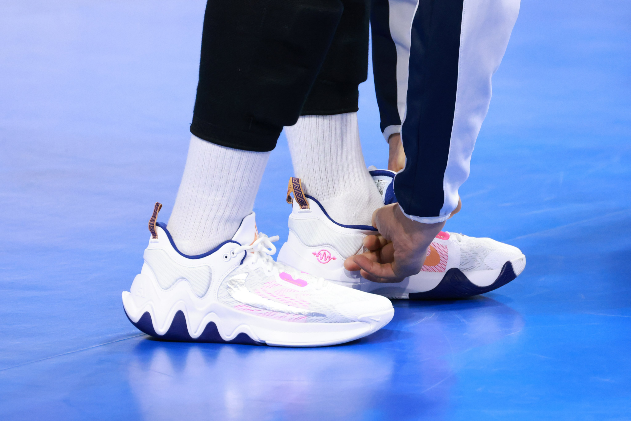 Top 20 đôi giày bóng rổ tốt nhất mùa NBA 2022-2023 (Phần 2) Hinh anh 6: Top 20 doi giay bong ro tot nhat mua NBA 2022-2023 (Phan 2)