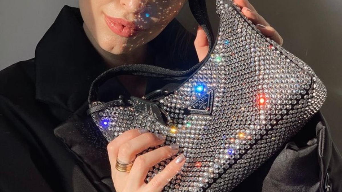 Y2K vẫn chưa hết hot: Cách làm mới xu hướng cho mùa sắp tới Hinh anh 7: Y2K van chua het hot: Cach lam moi xu huong cho mua sap toi