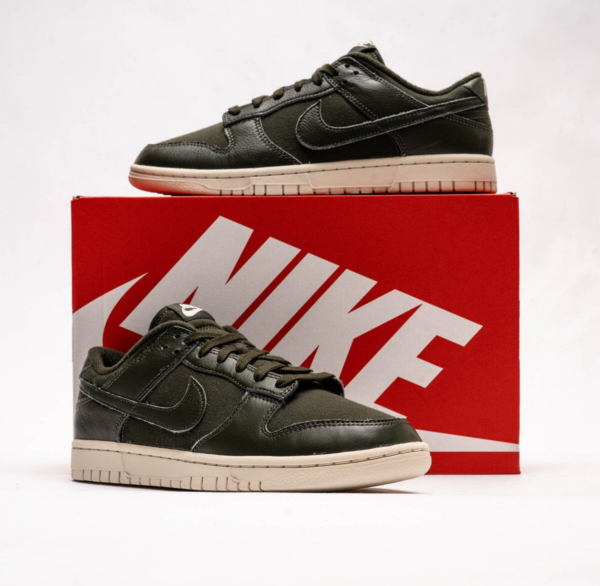 Giay Nike Dunk Low Premium 'Sequoia' DZ2538-300