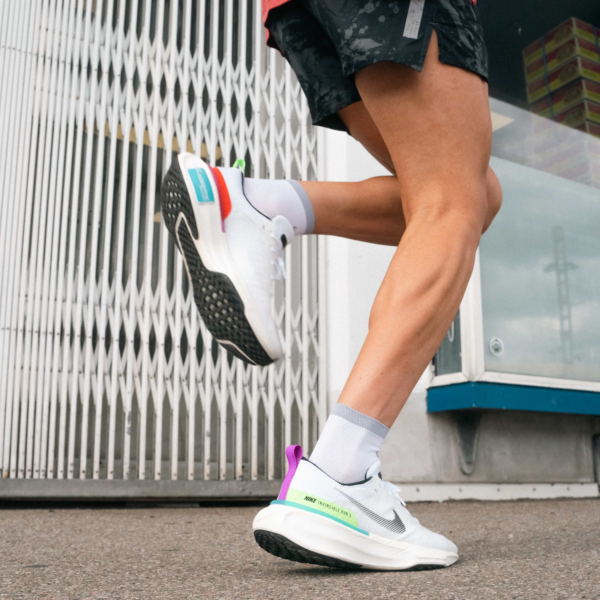 Giay Nike ZoomX Invincible 3 'Mismatched' FJ1046-100