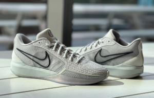 Giay Nike Sabrina 1 'Ionic Photon Dust' FQ3381-010