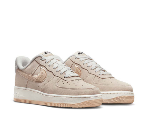 Giay Nike Air Force 1 Low '07 'Sanddrift Gum Fleece' DQ7583-001