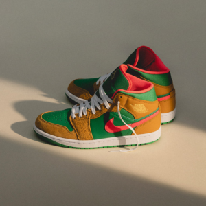 Giay Nike Air Jordan 1 Mid SE 'Wheat Watermelon' DX4332-700