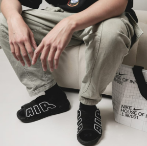 Dep Nike Air More Uptempo Slide OG ‘Black White’ FD5983-001