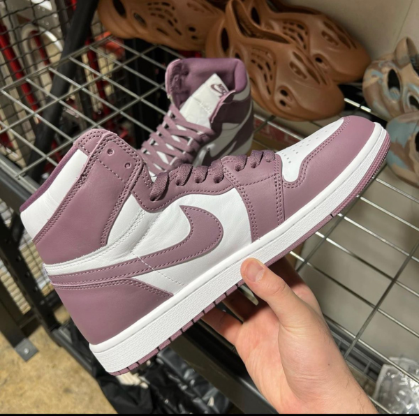 Giay Nike Air Jordan 1 Retro High OG 'Mauve' DZ5485-105