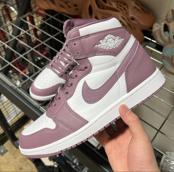 Giay Nike Air Jordan 1 Retro High OG 'Mauve' DZ5485-105