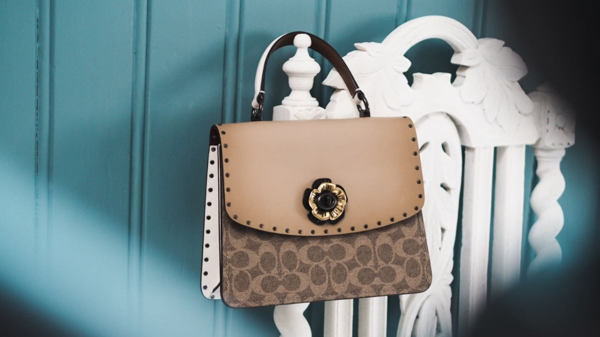 Hinh anh 2: Coach: Tim hieu sau ve chat lieu lam nen tui cua thuong hieu