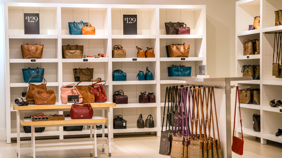 Hinh anh 5: Coach va Coach Outlet: 10 diem khac biet ban nen biet!