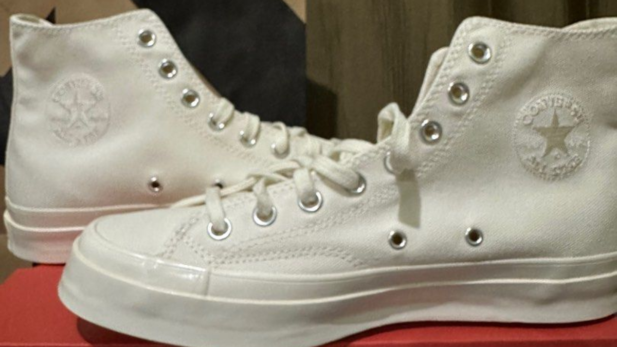 Điểm qua 5 đôi giày nâng cao phong cách mùa thu basic của bạn Hinh anh 5: Diem qua 5 doi giay nang cao phong cach mua thu basic cua ban